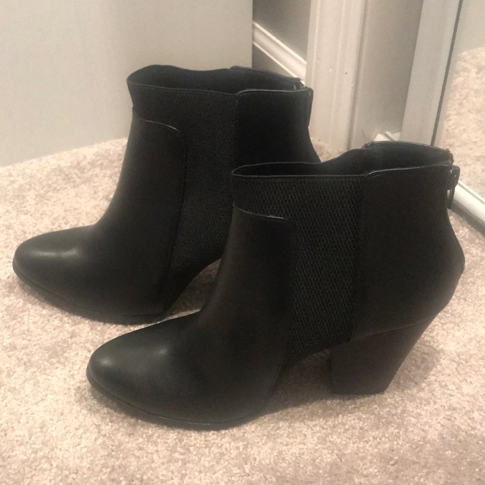 Black boots size 8